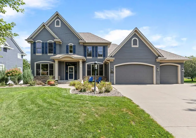 Photo 3 of Single family home for sale at 11542 Avery Dr, Inver Grove Heights, MN 55077 | MLS# 7140206 | Listing updated on 2026-09-21