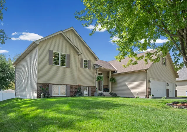 Photo 2 of Single family home for sale at 9508 204th Street W, Lakeville, MN 55044 | MLS# 7140218 | Listing updated on 2026-09-20