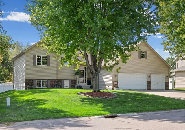Photo 3 of Single family home for sale at 9508 204th Street W, Lakeville, MN 55044 | MLS# 7140218 | Listing updated on 2026-09-20