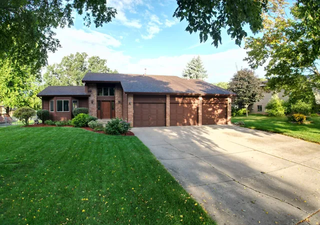 Photo 1 of Single family home for sale at 8301 Cooper Way, Inver Grove Heights, MN 55076 | MLS# 7140226 | Listing updated on 2026-10-22
