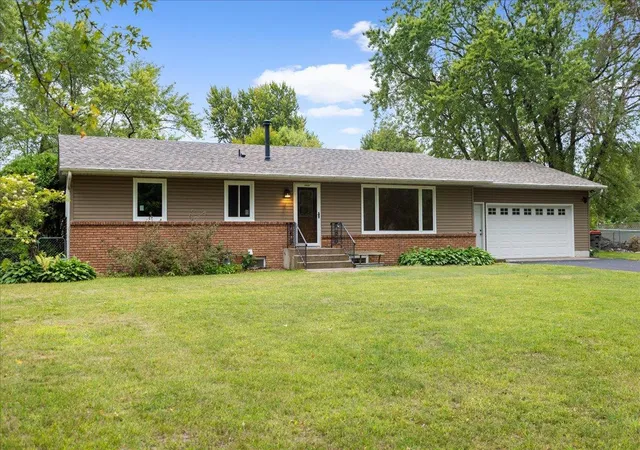 Photo 1 of Single family home for sale at 6101 Oak Cir, North Branch, MN 55056 | MLS# 7140227 | Listing updated on 2026-09-17