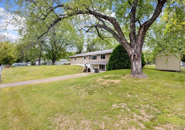 Photo 3 of Single family home for sale at 6101 Oak Cir, North Branch, MN 55056 | MLS# 7140227 | Listing updated on 2026-09-17