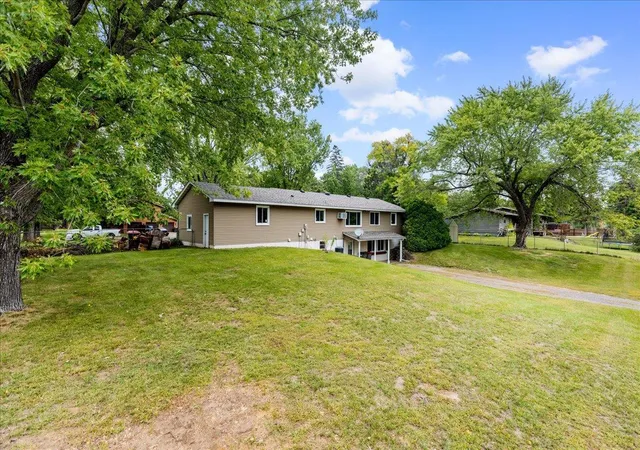 Photo 4 of Single family home for sale at 6101 Oak Cir, North Branch, MN 55056 | MLS# 7140227 | Listing updated on 2026-09-17