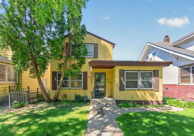 Photo 1 of Multi family home for sale at 813 Minnehaha Ave W, Saint Paul, MN 55104 | MLS# 7140228 | Listing updated on 2026-09-22