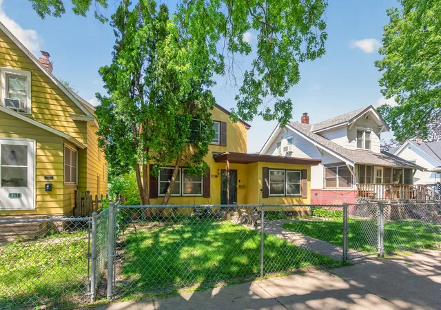 Photo 3 of Multi family home for sale at 813 Minnehaha Ave W, Saint Paul, MN 55104 | MLS# 7140228 | Listing updated on 2026-09-22