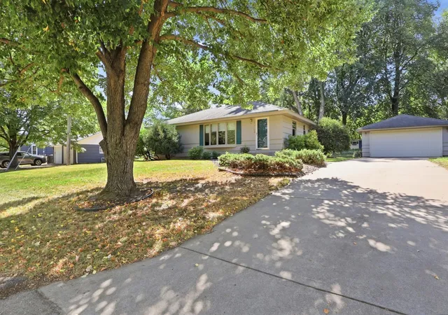 Photo 2 of Single family home for sale at 16403 Seymour Dr, Minnetonka, MN 55345 | MLS# 7140232 | Listing updated on 2026-09-14