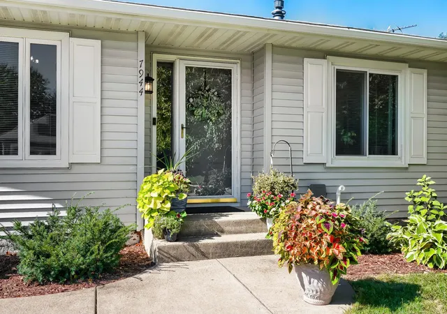 Photo 3 of Single family home for sale at 7944 Grinnell Way, Lakeville, MN 55044 | MLS# 7140240 | Listing updated on 2026-10-07