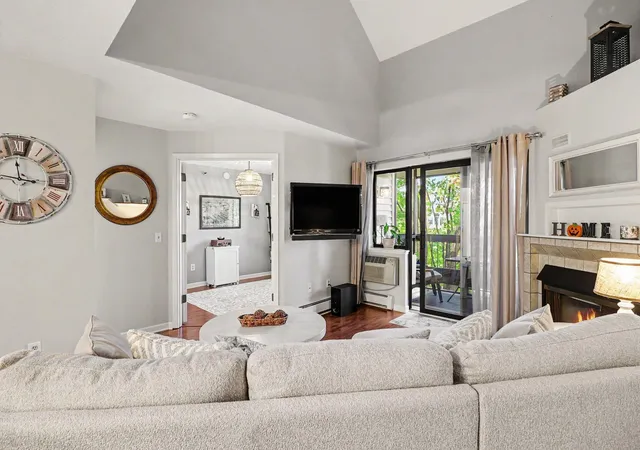 Photo 3 of Condo for sale at 7601 Edinborough Way #6308, Minneapolis, MN 55435 | MLS# 7140271 | Listing updated on 2026-09-20