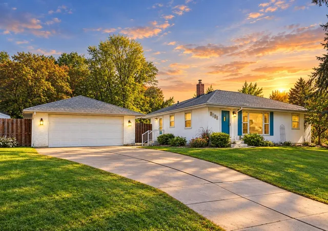 Single family home for sale at 2128 Cohansey Blvd, Saint Paul, MN 55113 | MLS# 7140272