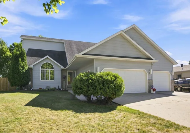 Photo 1 of Single family home for sale at 1975 29th Street Cir S, Moorhead, MN 56560 | MLS# 7140280 | Listing updated on 2026-09-18
