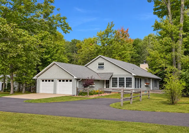 Photo 1 of Single family home for sale at 870 Middle Rd, La Pointe, WI 54850 | MLS# 7140309 | Listing updated on 2026-09-12