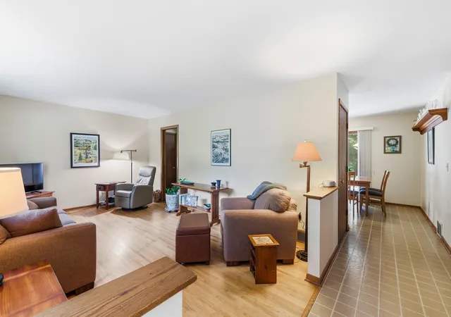 Photo 3 of Single family home for sale at 261 1st Avenue Se, Saint Paul, MN 55112 | MLS# 7140313 | Listing updated on 2026-10-08