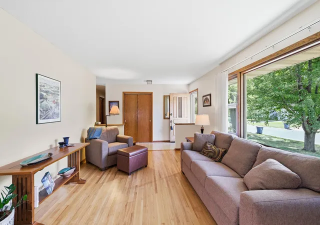 Photo 3 of Single family home for sale at 261 1st Avenue SE, Saint Paul, MN 55112 | MLS# 7140313 | Listing updated on 2026-10-27