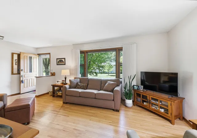 Photo 4 of Single family home for sale at 261 1st Avenue SE, Saint Paul, MN 55112 | MLS# 7140313 | Listing updated on 2026-10-27