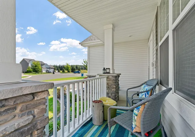 Photo 3 of Single family home for sale at 1986 Red Oak Path, Shakopee, MN 55379 | MLS# 7140397 | Listing updated on 2026-10-07
