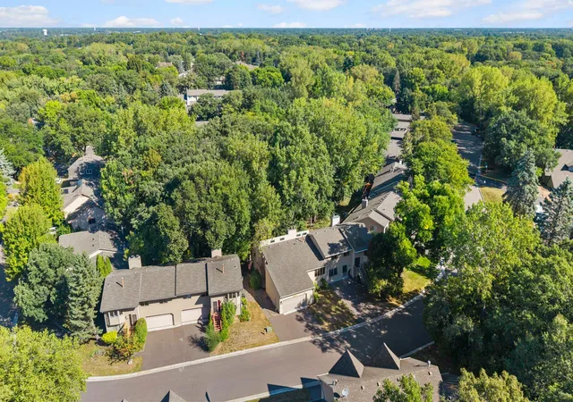 Photo 3 of Sale Pending at 1583 S Bavarian Pass, Minneapolis, MN 55432 | MLS# 7140408 | Listing updated on 2026-10-08