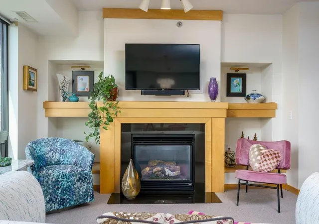 Photo 3 of Condo for sale at 284 Spring St #305, Saint Paul, MN 55102 | MLS# 7140426 | Listing updated on 2026-09-17