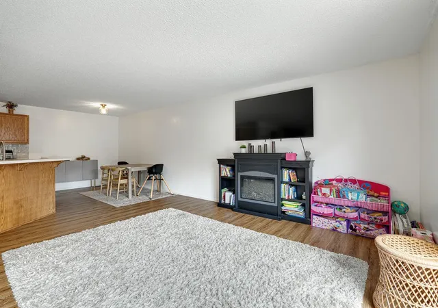 Photo 3 of Single family home for sale at 336 Gironde Ct, Saint Paul, MN 55125 | MLS# 7140458 | Listing updated on 2026-10-05