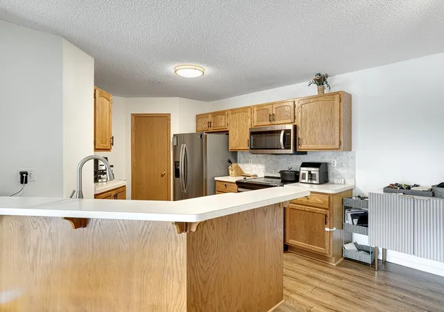 Photo 3 of Single family home for sale at 336 Gironde Ct, Saint Paul, MN 55125 | MLS# 7140458 | Listing updated on 2026-10-05