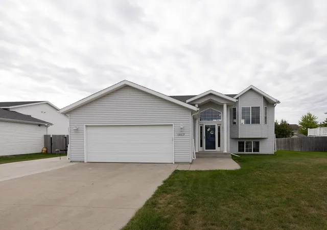 Photo 3 of Single family home for sale at 1017 Westport Pkwy, West Fargo, ND 58078 | MLS# 7140524 | Listing updated on 2026-09-19