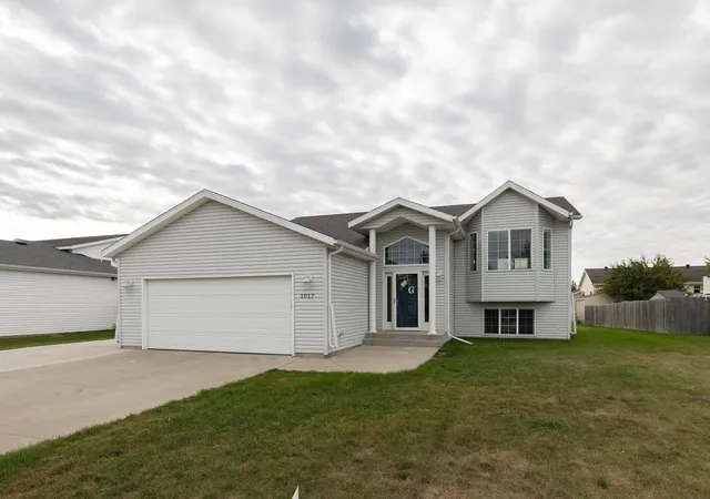 Photo 3 of Sale Pending at 1017 Westport Pkwy, West Fargo, ND 58078 | MLS# 7140524 | Listing updated on 2026-10-23