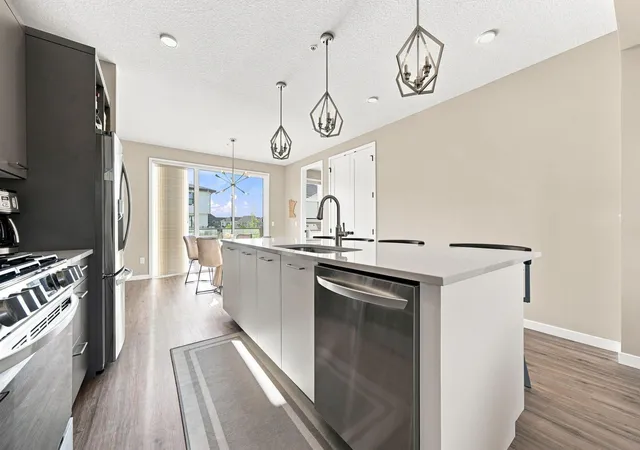 Photo 4 of Single family home for sale at 16060 Eagleview Dr, Lakeville, MN 55044 | MLS# 7140527 | Listing updated on 2026-09-15