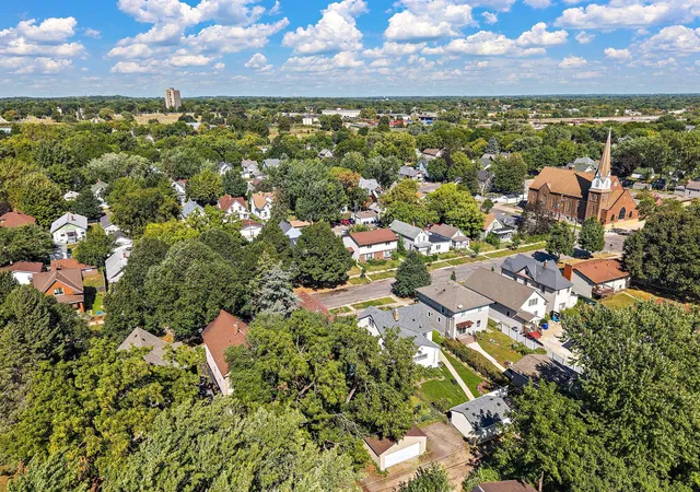 Listing Photo 2 - Condo for sale in building located at 768 Lafond Ave, Saint Paul, MN 55104