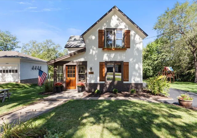 Photo 1 of Single family home for sale at 905 Bluff Ave, Brainerd, MN 56401 | MLS# 7140560 | Listing updated on 2026-09-17