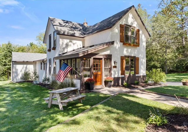 Photo 2 of Single family home for sale at 905 Bluff Ave, Brainerd, MN 56401 | MLS# 7140560 | Listing updated on 2026-09-17