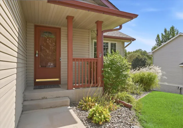 Photo 3 of Single family home for sale at 6007 Nathan Blvd, Rockford, MN 55373 | MLS# 7140566 | Listing updated on 2026-10-09