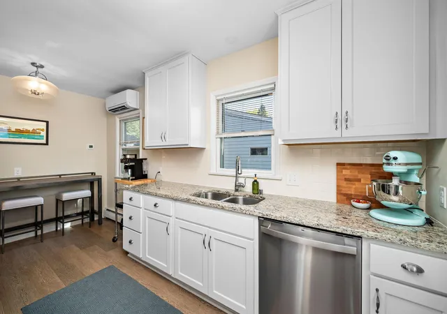 Photo 3 of Single family home for sale at 2805 Colorado Ave S, Minneapolis, MN 55416 | MLS# 7140568 | Listing updated on 2026-10-07