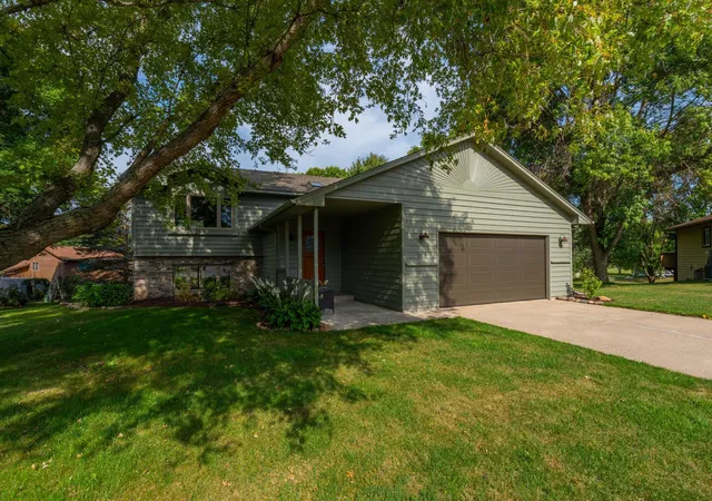 Photo 1 of Single family home for sale at 1928 Circle Dr NW, Sauk Rapids, MN 56379 | MLS# 7140583 | Listing updated on 2026-09-15