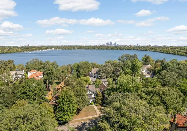 Listing Photo 4 - Condo for sale in building located at 2116 W 49th St, Minneapolis, MN 55419