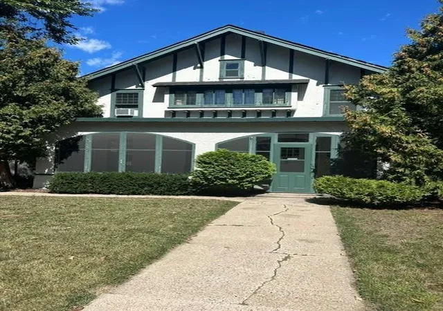 Listing Photo 5 - Condo for sale in building located at 2116 W 49th St, Minneapolis, MN 55419