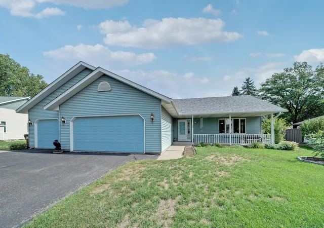 Photo 2 of Single family home for sale at 43 Jefferson Ct, Hastings, MN 55033 | MLS# 7140608 | Listing updated on 2026-09-15