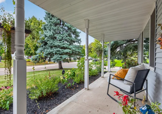 Photo 4 of Sale Pending at 2347 Heath Ave N, Saint Paul, MN 55128 | MLS# 7140622 | Listing updated on 2026-10-08
