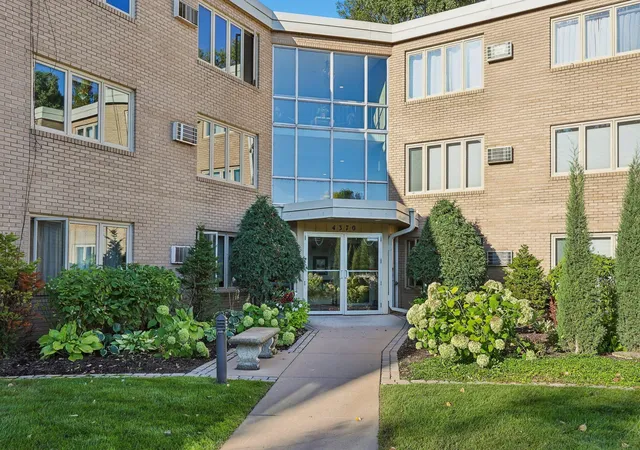 Photo 2 of Condo for sale at 4370 Brookside Ct #320, Minneapolis, MN 55436 | MLS# 7140695 | Listing updated on 2026-09-19