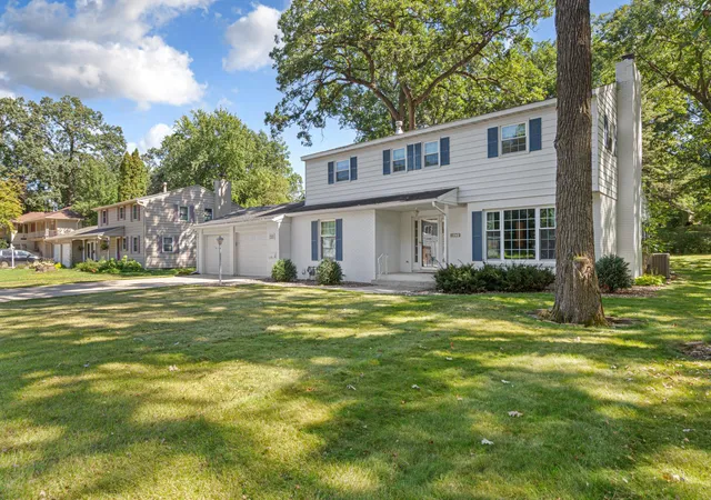 Photo 2 of Single family home for sale at 1949 Linn Dr, Owatonna, MN 55060 | MLS# 7140704 | Listing updated on 2026-09-12