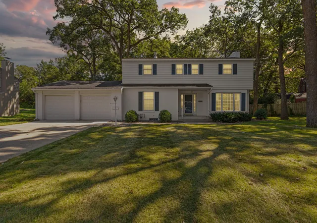 Photo 3 of Single family home for sale at 1949 Linn Dr, Owatonna, MN 55060 | MLS# 7140704 | Listing updated on 2026-09-12