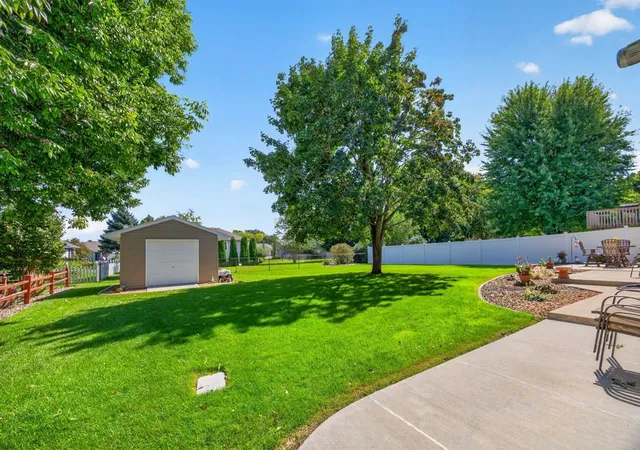 Photo 2 of Single family home for sale at 1008 Golfers Ct Se, Rochester, MN 55904 | MLS# 7140718 | Listing updated on 2026-09-12