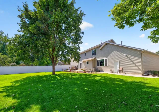 Photo 3 of Single family home for sale at 1008 Golfers Ct Se, Rochester, MN 55904 | MLS# 7140718 | Listing updated on 2026-09-12