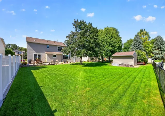 Photo 3 of Single family home for sale at 1008 Golfers Ct SE, Rochester, MN 55904 | MLS# 7140718 | Listing updated on 2026-09-12