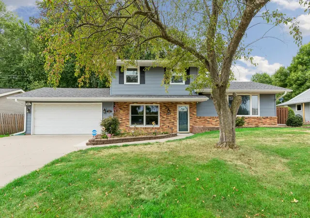 Photo 3 of Single family home for sale at 2442 Orchard Ln, Saint Paul, MN 55110 | MLS# 7140725 | Listing updated on 2026-10-07