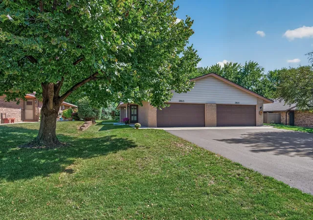 Photo 1 of Single family home for sale at 2813 Robinwood Way, Saint Paul, MN 55125 | MLS# 7140740 | Listing updated on 2026-09-30
