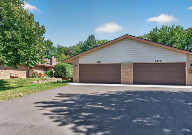 Photo 2 of Single family home for sale at 2813 Robinwood Way, Saint Paul, MN 55125 | MLS# 7140740 | Listing updated on 2026-09-30