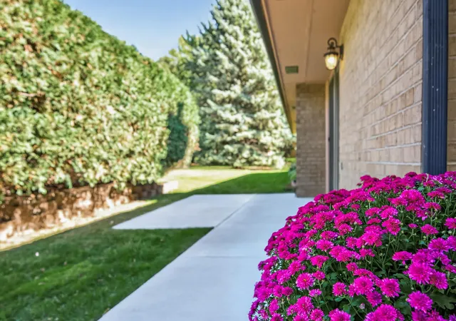 Photo 3 of Single family home for sale at 2813 Robinwood Way, Saint Paul, MN 55125 | MLS# 7140740 | Listing updated on 2026-09-30