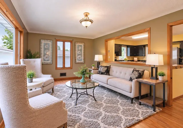 Photo 3 of Single family home for sale at 1404 Plainview Ln, Albert Lea, MN 56007 | MLS# 7140750 | Listing updated on 2026-10-02