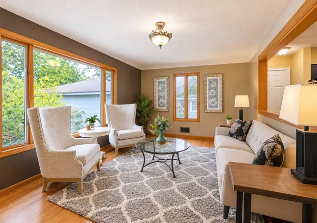 Photo 3 of Single family home for sale at 1404 Plainview Ln, Albert Lea, MN 56007 | MLS# 7140750 | Listing updated on 2026-10-02