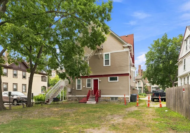 Listing Photo 5 - Condo for sale in building located at 416 8th Ave SE, Minneapolis, MN 55414