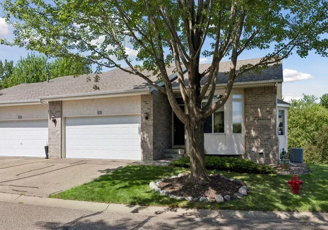 Photo 1 of Single family home for sale at 13323 Glenhaven Ct, Saint Paul, MN 55124 | MLS# 7140780 | Listing updated on 2026-10-02